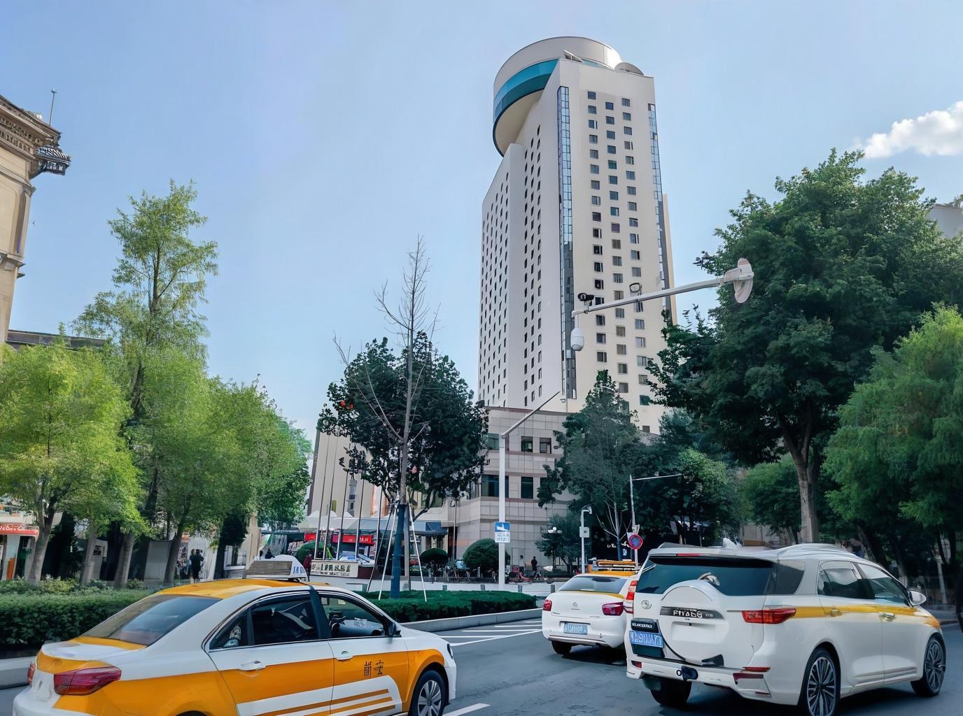 二选一吧 2张是一样的 只是截掉了车子.jpg